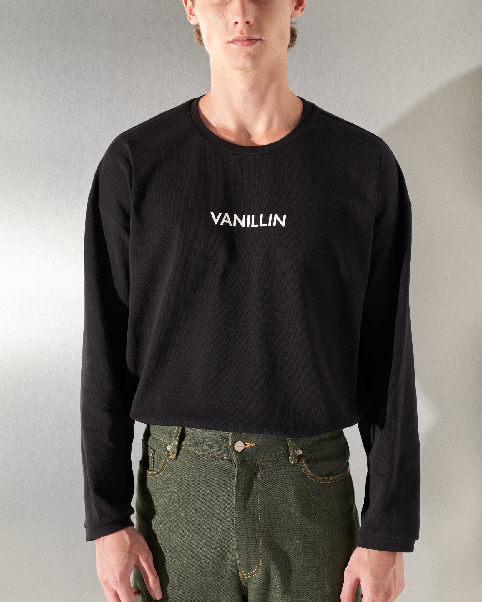 AW23-32