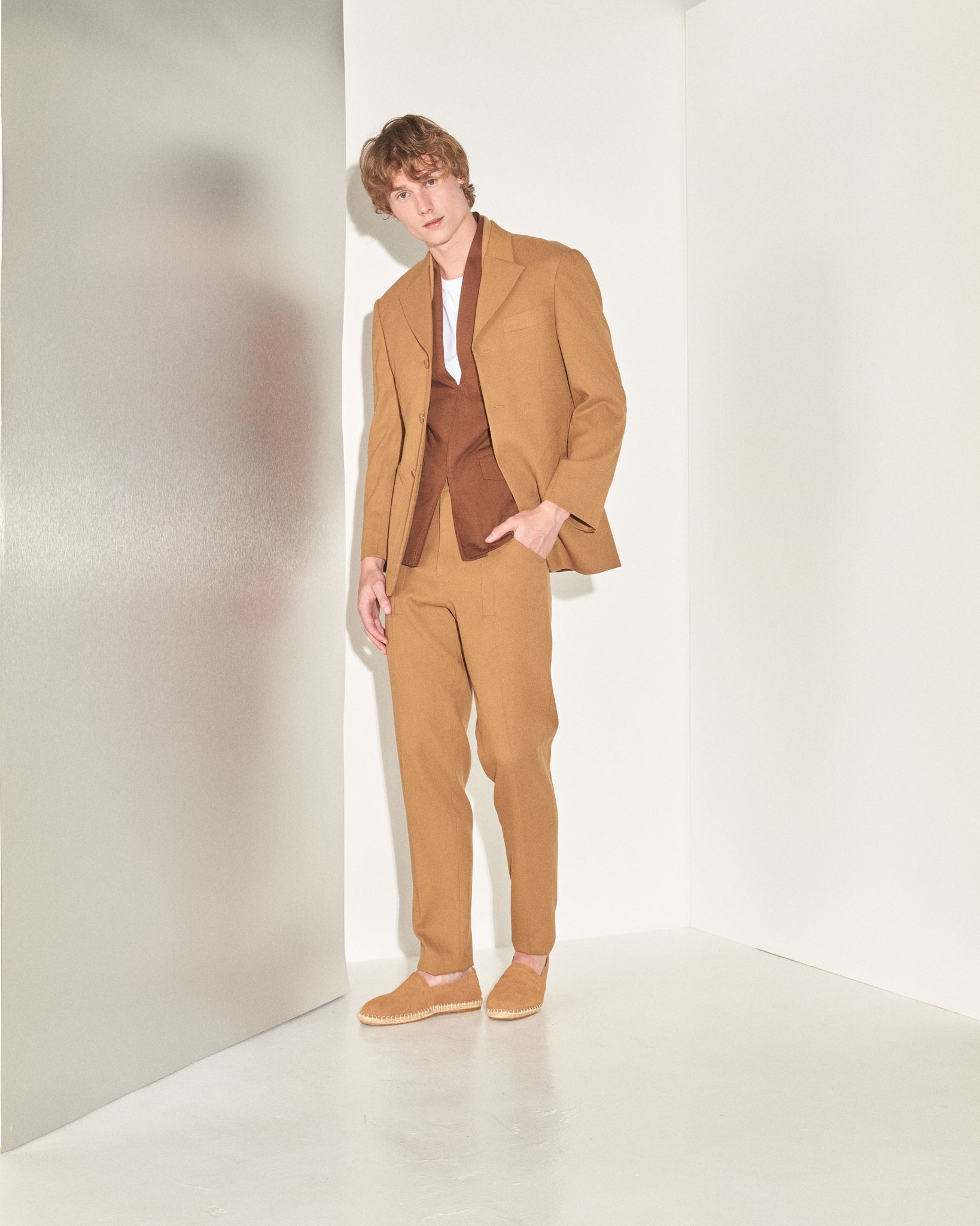 AW23-44/2