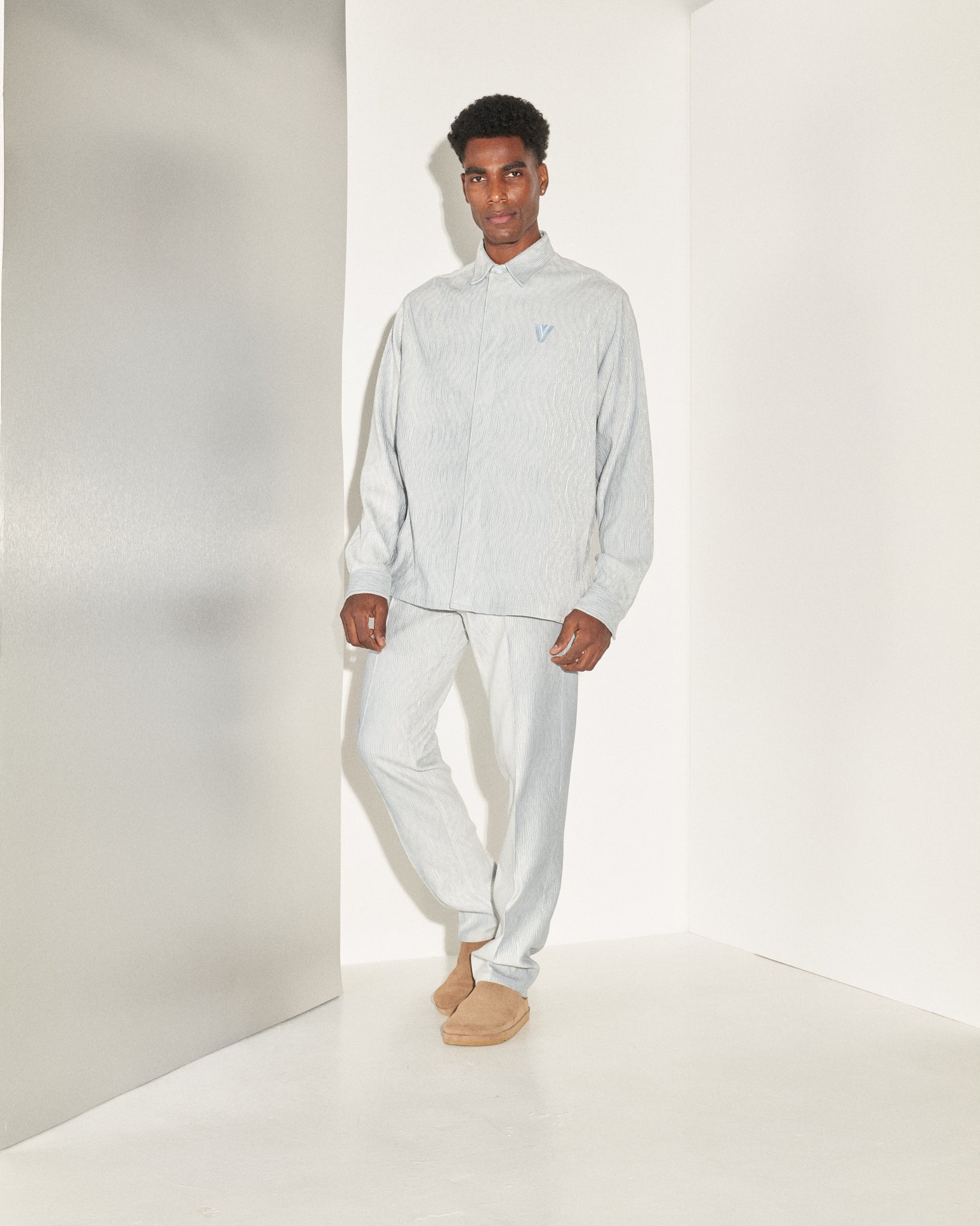 AW23-40/1