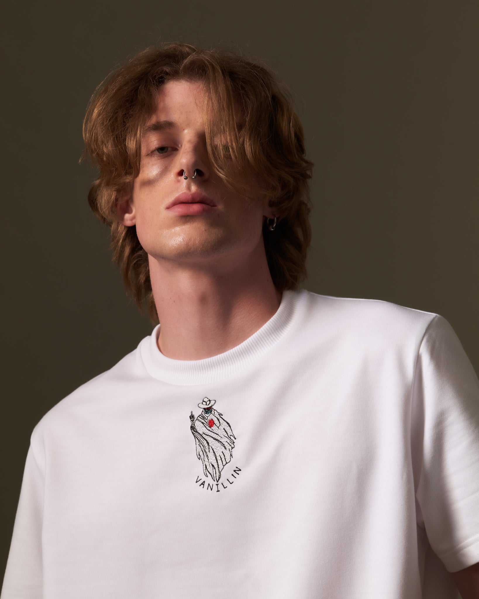 AW21-000-4 T-SHIRT