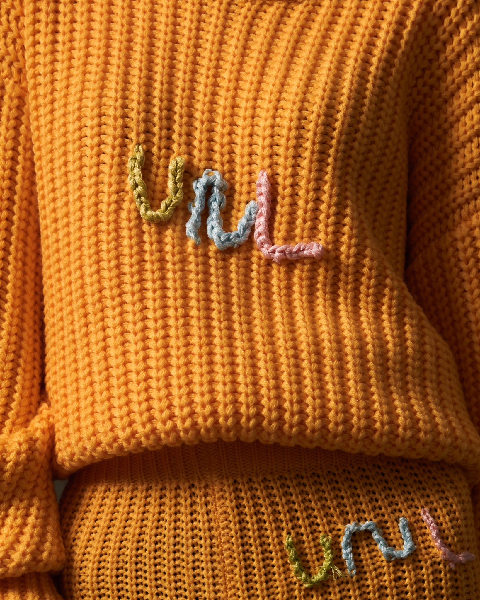 AW21-19 SWEATER
