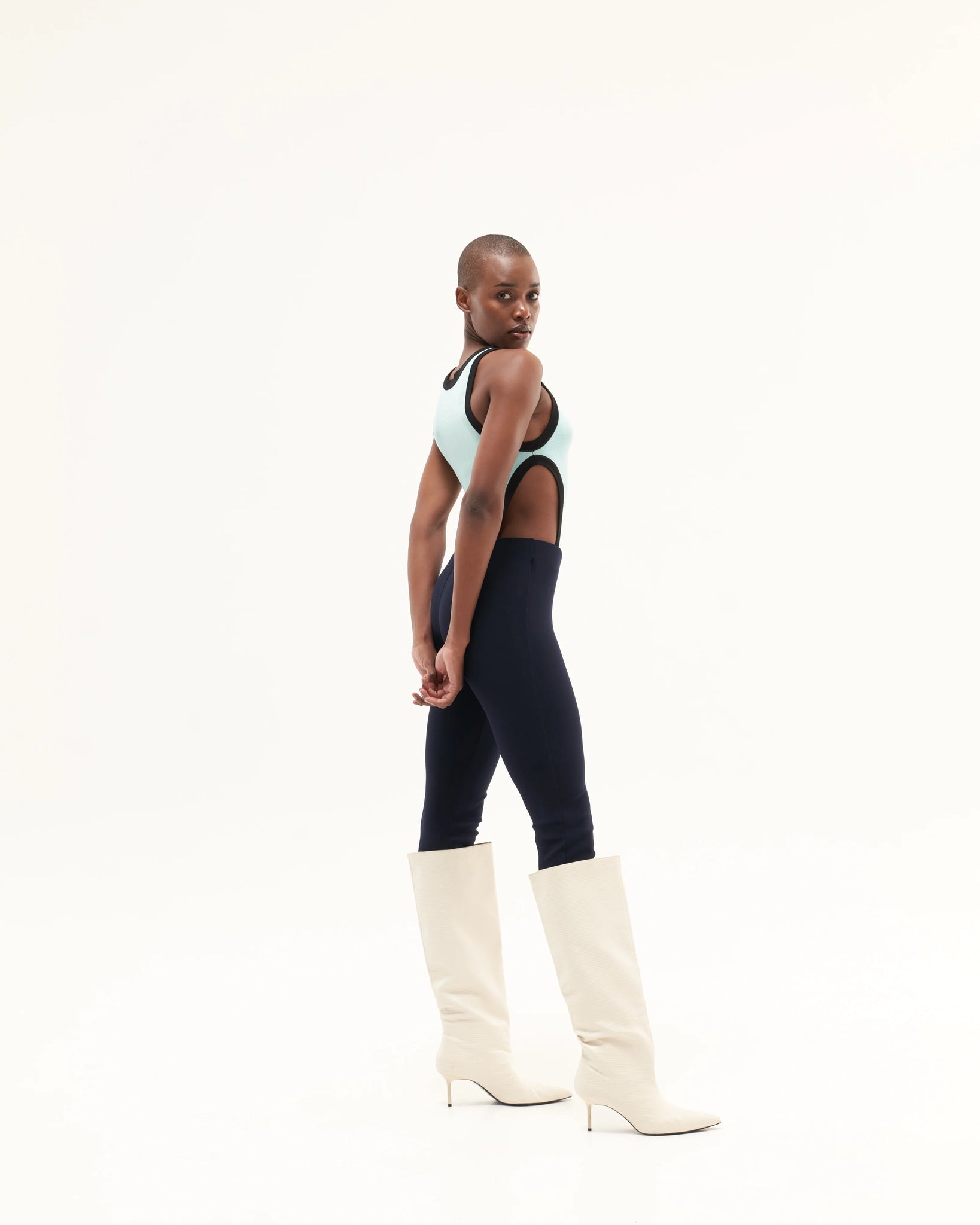 AW22-13