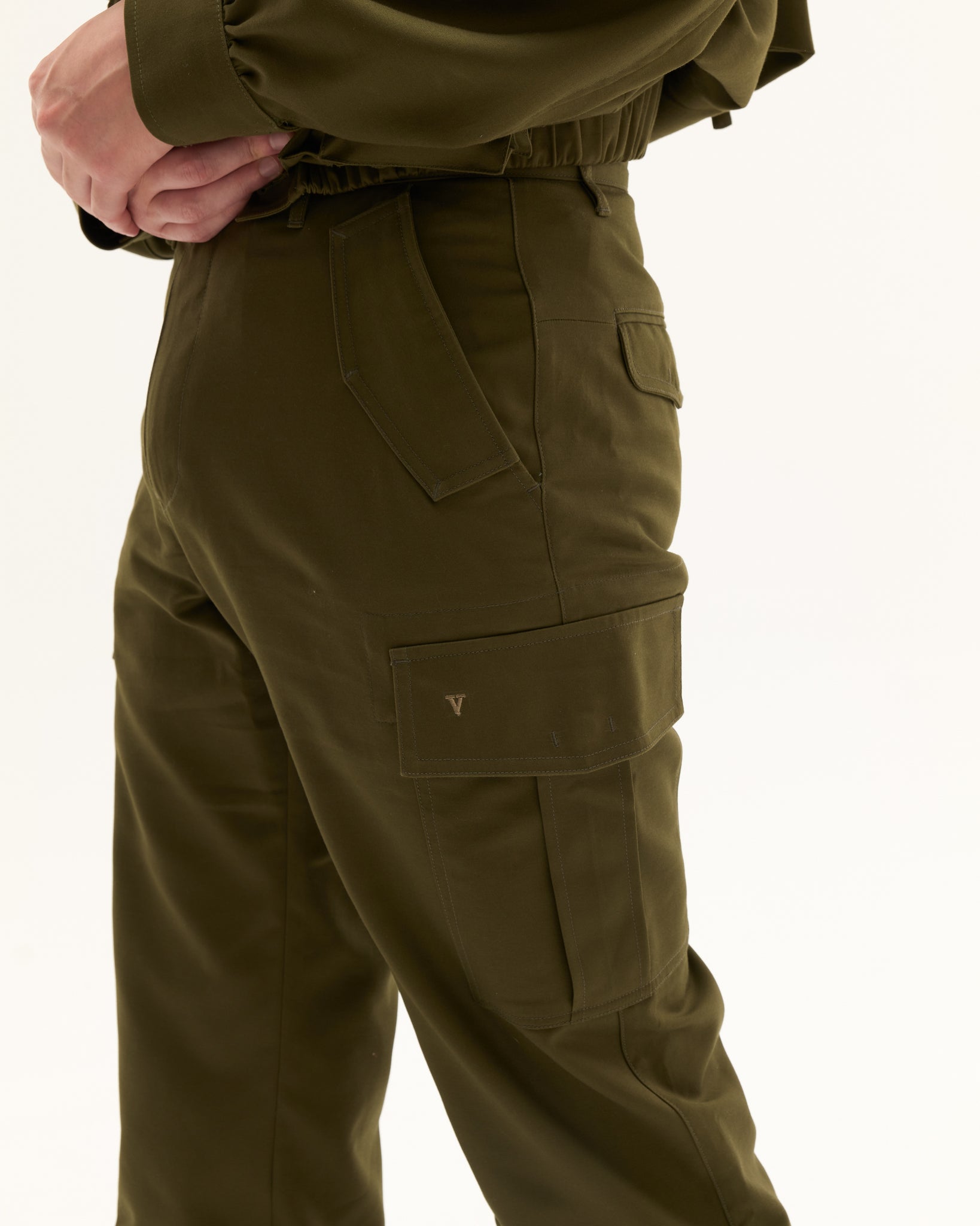 AW22-47/1