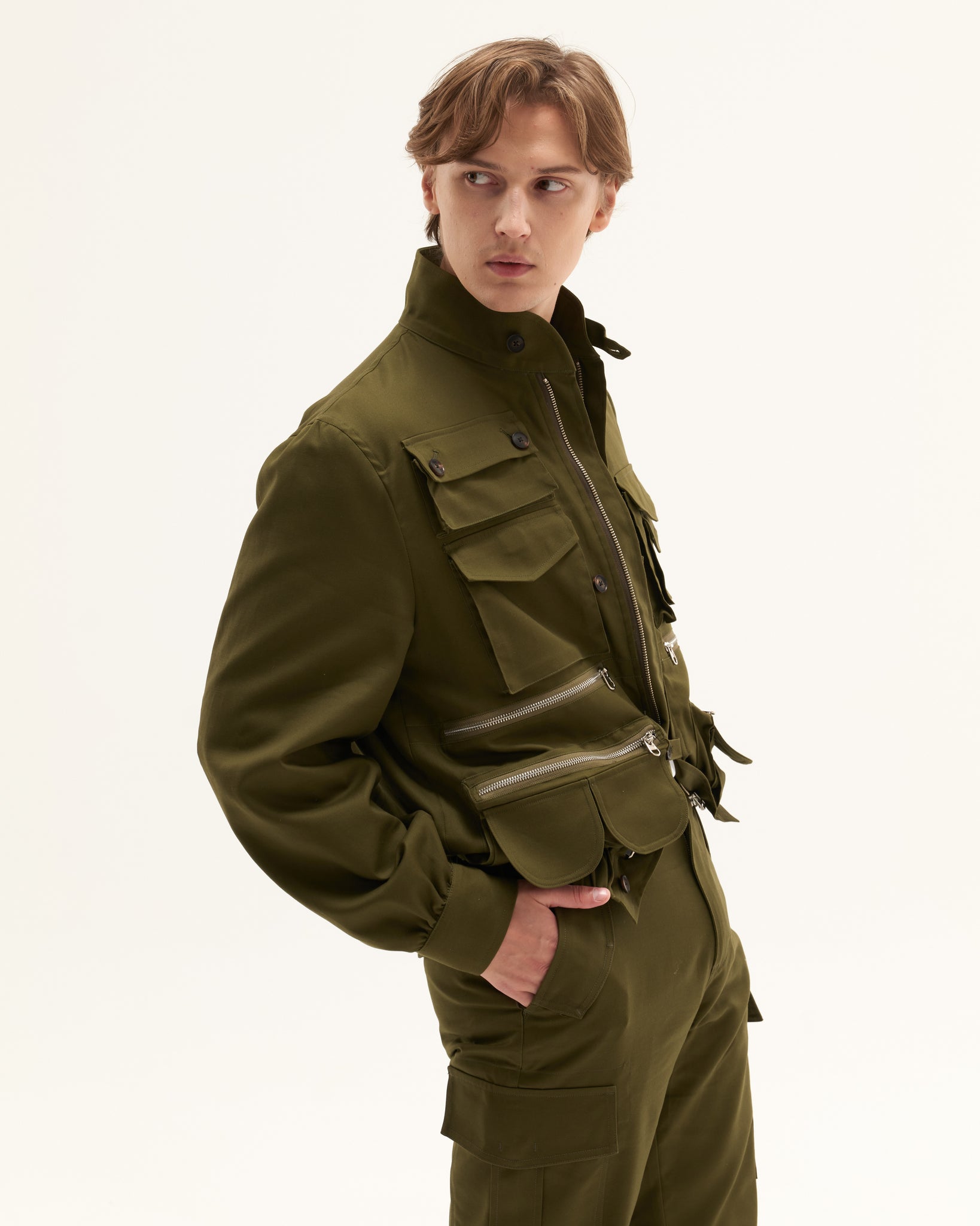 AW22-47