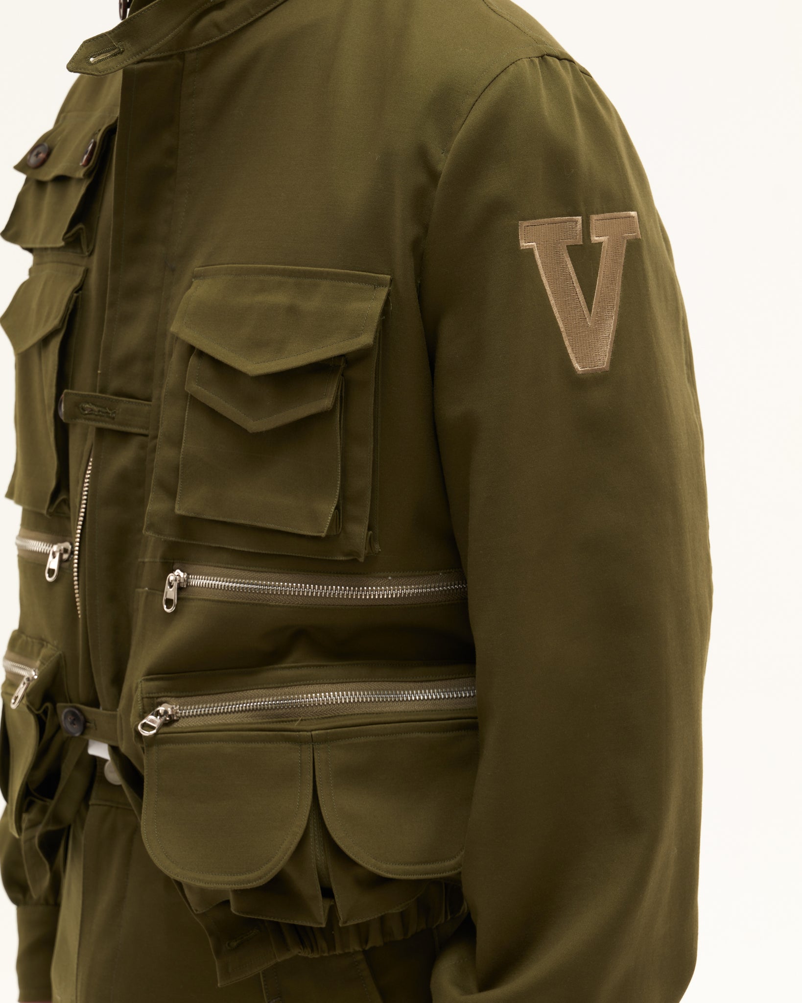 AW22-47